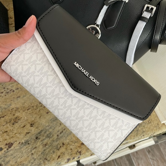 New Mk 3 PCS set🖤 Kimberly - Picture 3 of 14